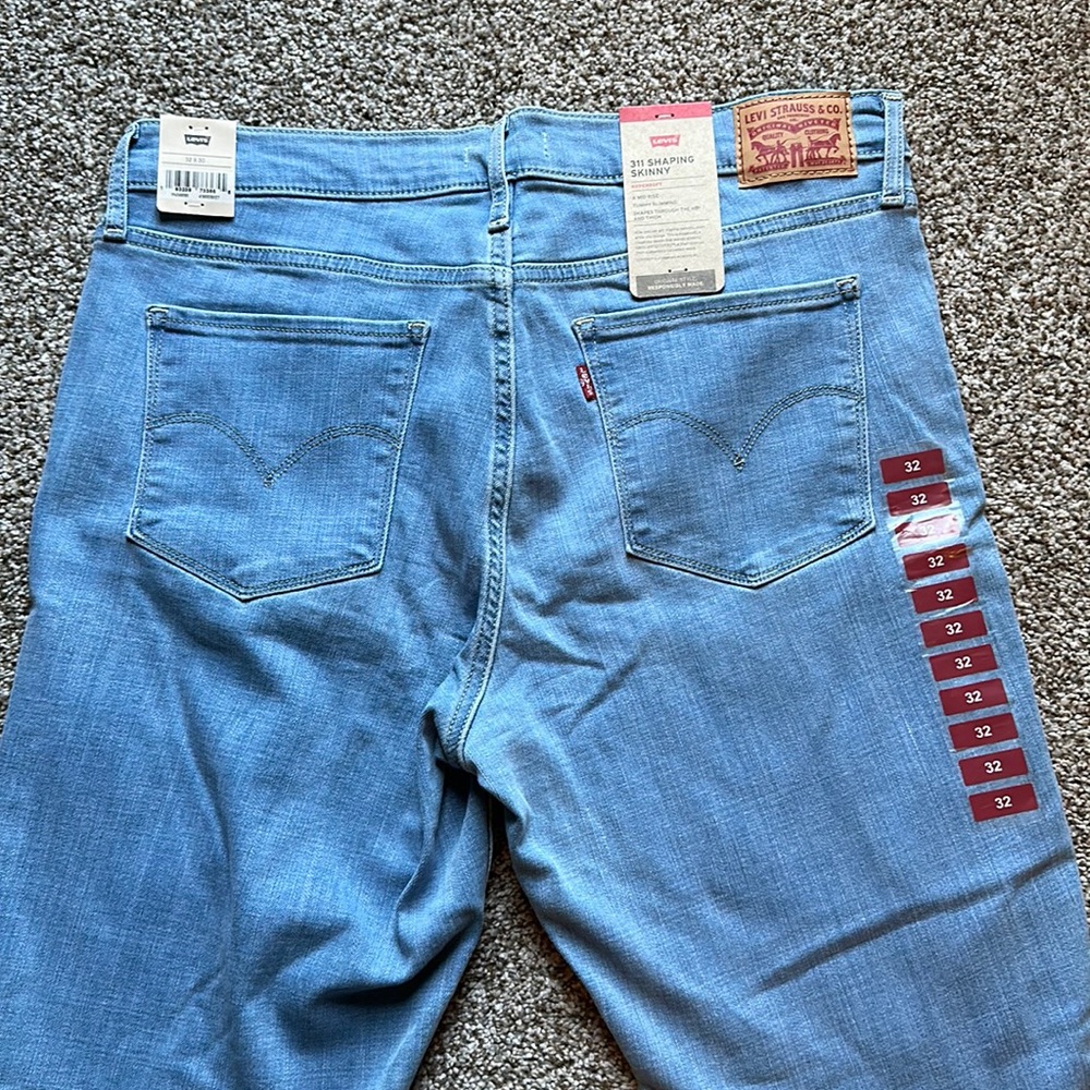 Levi’s 311 Shaping Skinny Jean NWT